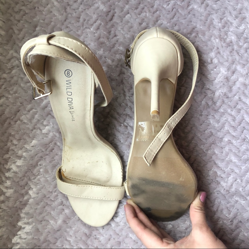 HEELS - Picture 3 of 3